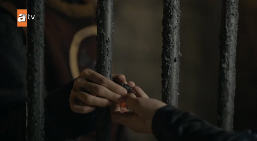 Elden ele zehirsu. 🧪 😂

@BatugaTegin_ <a href="/ulueceniz/">ece</a> #Destan