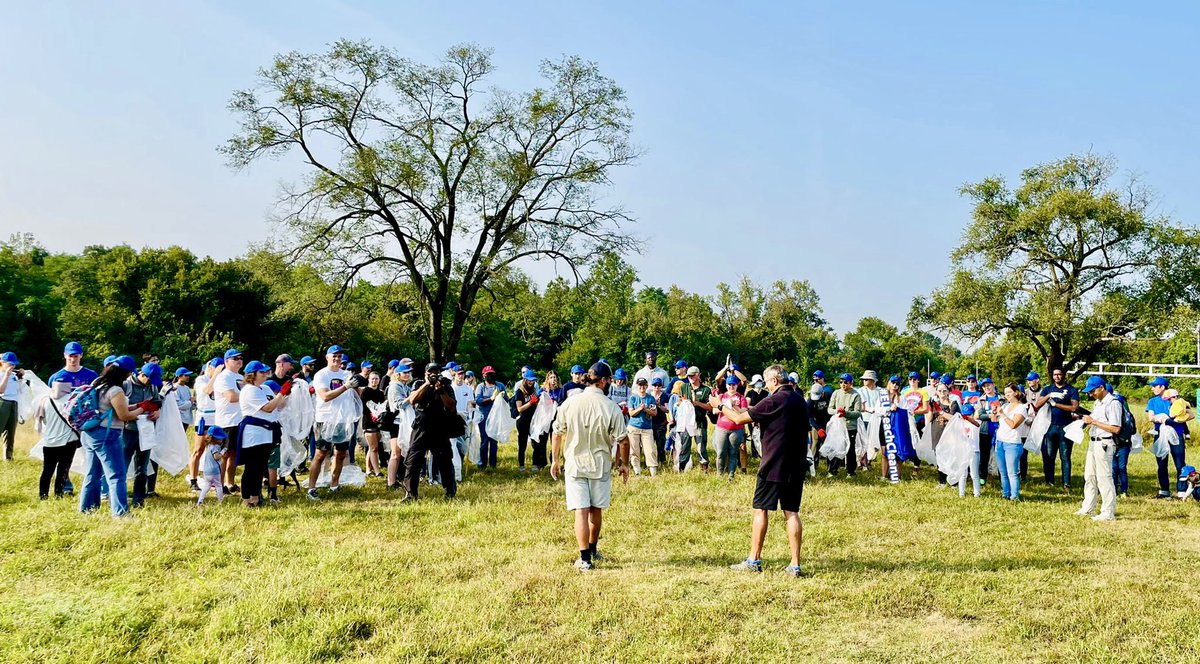 EUAmbUS's tweet photo. “Team Europe,” joined by friends from as far away as … India!, cleaned up trash from Anacostia’s river banks today. 
Alas, there was too much of it! 🤨 
But at #EUBeachCleanup 2022 we again got our hands dirty to keep Kenilworth Park (and our beloved @washingtondc) clean. https://t.co/7luwuauFBS