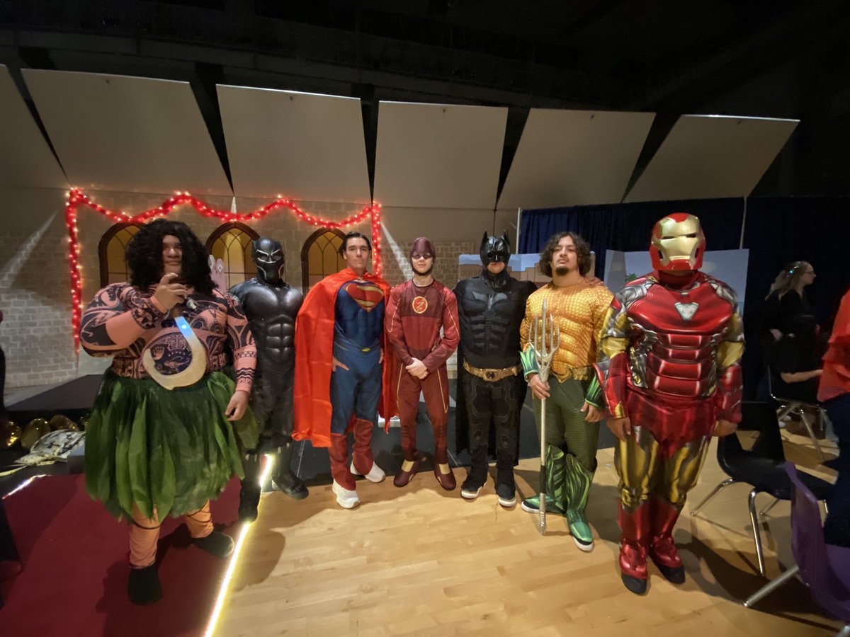 SMCISDFineArts's tweet photo. Put on by the SMHS Choirs, the 5th Annual ROYAL TEA was an event like no other at 1:30 on Saturday, September 17, 2022.  Princesses, heroes, heroines, and princes from around the Rattler Kingdom  were all there.  Another showing at 5:00 in the SMHS PAC. https://t.co/fQxC0yPZEF
