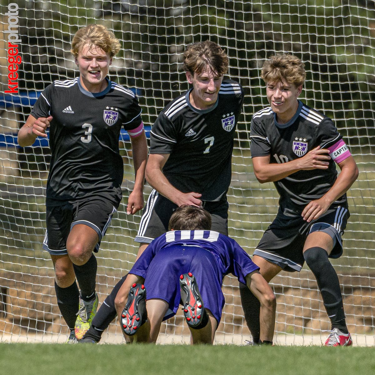 Huskies <a href="/BVNWBoysSoccer/">BVNW Boys Soccer</a> celebration after <a href="/sammcintosh2005/">Sam McIntosh</a> jumps a <a href="/RuralSoccer/">WRHS Soccer</a> goal kick and 3 defenders, allowing Holden Jarayam to put the ball in the net. Huskies won the match 5-0.
<a href="/ParkerMillion10/">Parker Million</a> @bvnw_athletics <a href="/zmpothoven/">Coach Pothoven</a> 
#kshsaacovered |📸<a href="/bvnwsports/">Keith Kreeger</a> | 9.17.2022