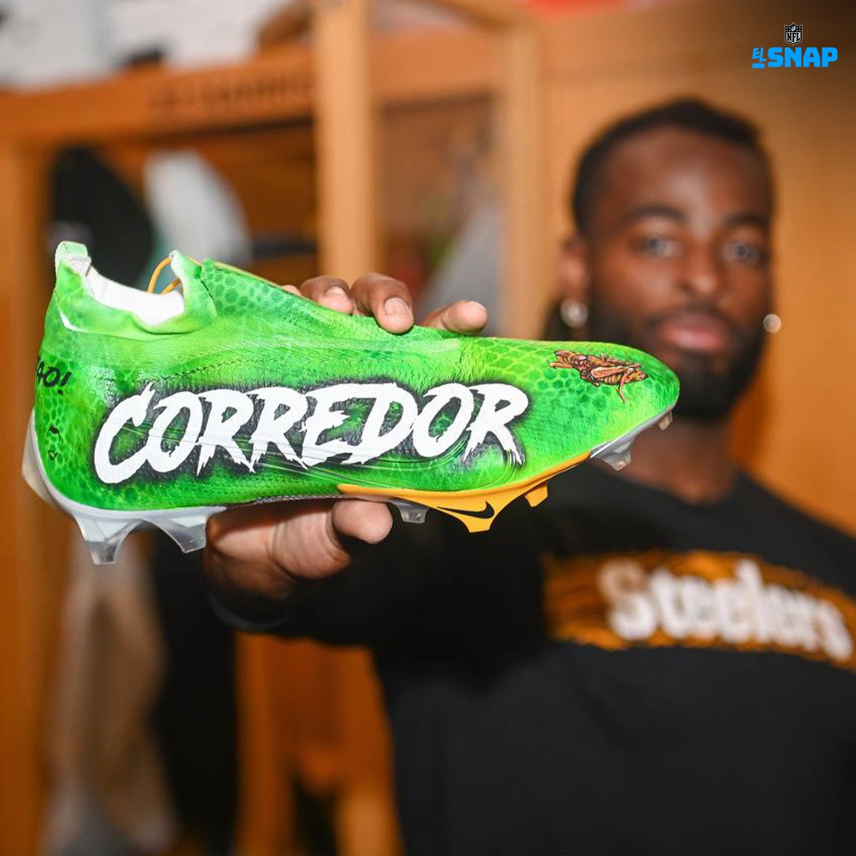 EHernandezTV's tweet photo. SNEAK PEEK: @ohthatsNajee22  will wear custom cleats during pregame Week 2  vs. Patriots during the @Steelers #LatinoHeritageMonth game 🔥🔥

Collab by: @SolesBySir x @LosSteelers x #ElSnapNFL https://t.co/mX9X9dinzA