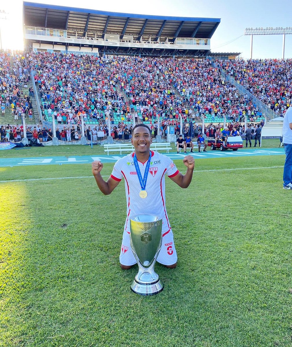 gferreira99_'s tweet photo. GRATIDÃO, Vice-campeão Paulista e o Acesso a A3. Não foi fácil chegar onde chegamos, mas com muito trabalho e dedicação conquistamos nossos objetivos, agradeço toda minha família por todo apoio e a cada um desse grupo que se entregou ao máximo, somos mais que vencedores ! 🙌🏾❤️‍🔥⚽️ https://t.co/d53sXYS2xV