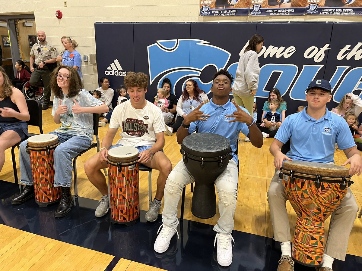 wcsCHSjv's tweet photo. World Drumming students performing traditional West African and Brazilian rhythms at the CHS International Festival! https://t.co/UiSZdpcko7