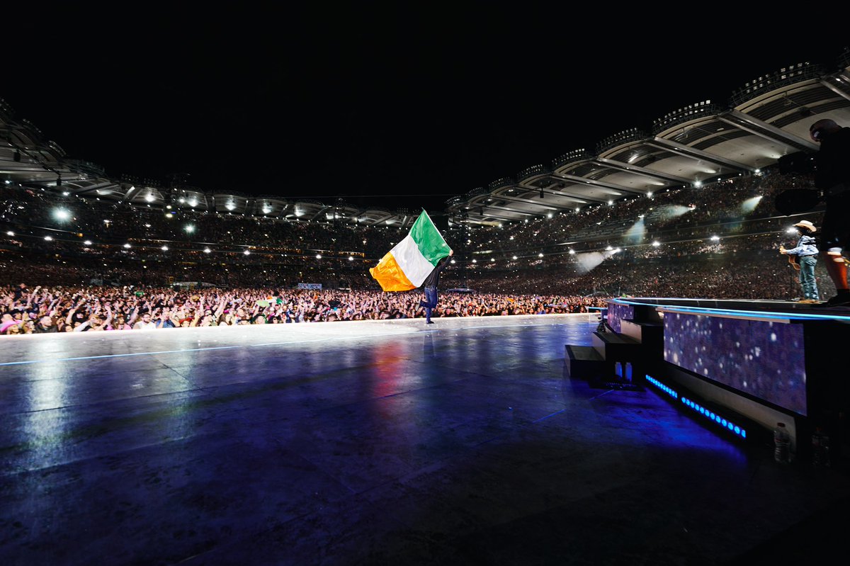garthbrooks tweet picture