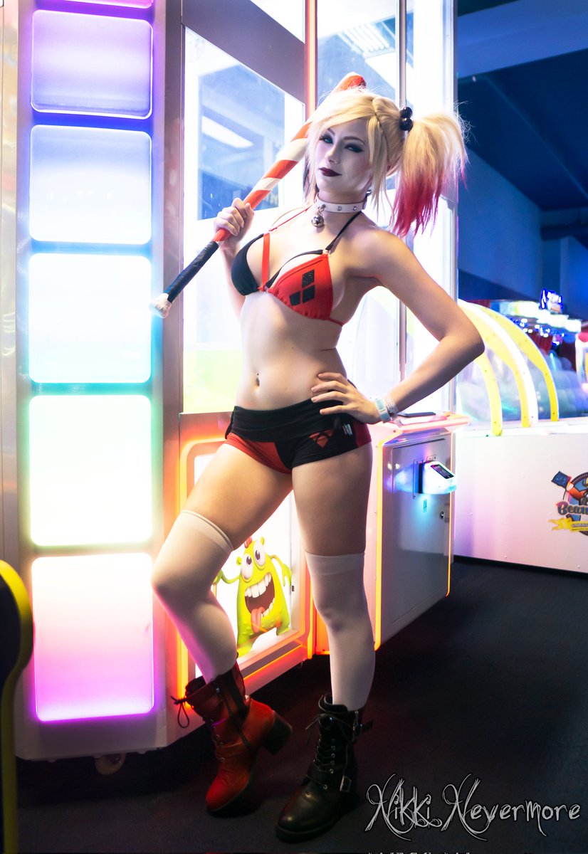 Patreon.com/nikkinevermore and fansly.com/nikkinevermore get a new Harley Quinn set this month! Full bikini waterpark version will be up in the next few days! (I'm sick and going slowly, sorry!)

#harleyquinn #harleyquinncosplay #dccosplay #dccomics #clowngirl