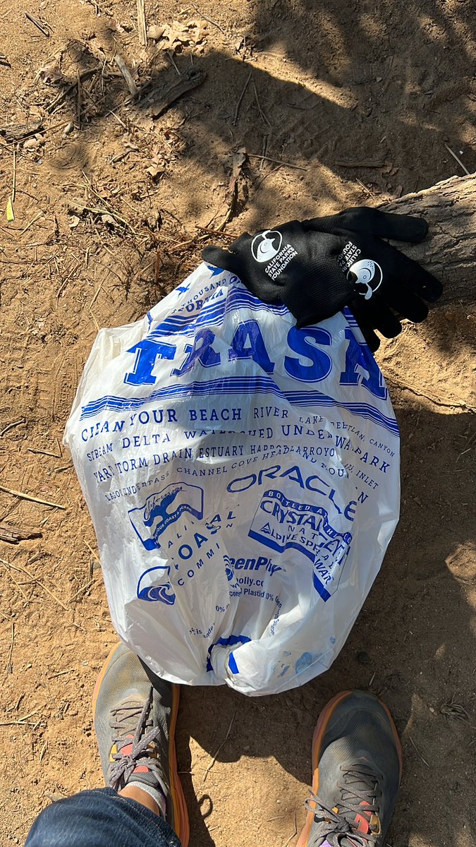 Diane_Y's tweet photo. @kcranews Doing my part. #coastalcleanup #americanrivercleanup #volunteer #giveback #keepamericaclean https://t.co/6wco9CFRS6