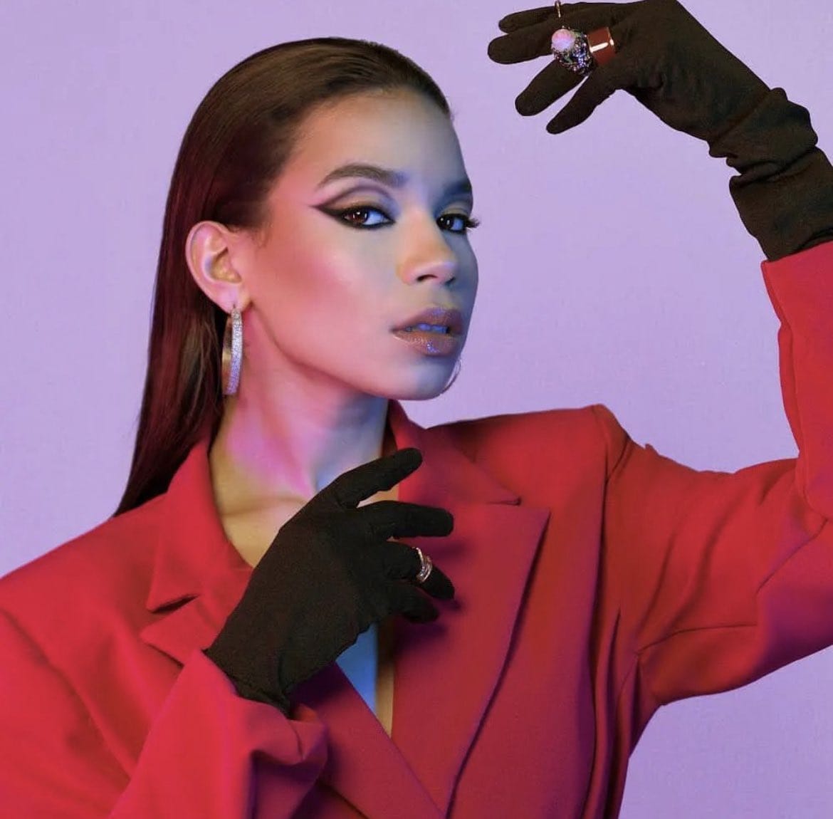 #ORGULLO I 🇭🇳 La cantante hondureña, Angie Flores, lanzó en las últimas horas su más reciente sencillo “Mírame”. 

Spotifi
open.spotify.com/track/5HKfmUkn…

Youtube
youtu.be/_40us3N9xto