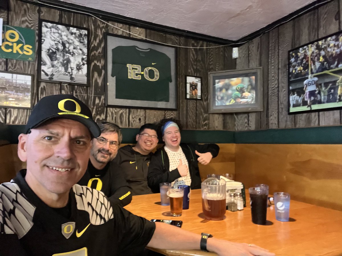 raabenducks1's tweet photo. New week new crew! My Brother’s Birthday present! Plus my son hamming it up, and his partner! Ready for our #tracktownpizza feast before the Big Game!#GoDucks https://t.co/xRdGFeJh0b