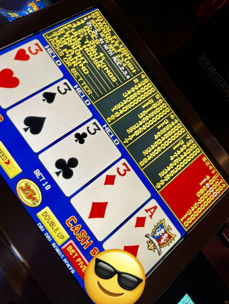 BlueOxTavern's tweet photo. Nathan, pouring and paying 🍻💵
#doubledoublebonuspoker #threeswithakicker #nicepull #itsagoodlook #blueoxtavern https://t.co/xQim3ETItU