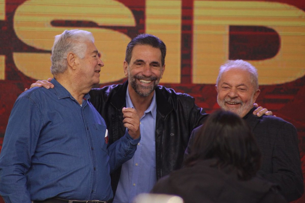 enioverri's tweet photo. Foi lindo, Curitiba! #LulaNoPR #LulaPresidente13 #requiao13 #enioverri1330 https://t.co/O117Ods2cL