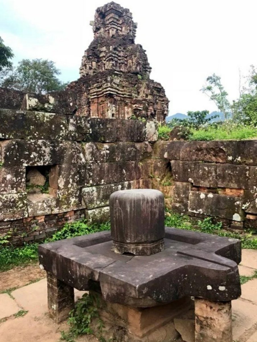 LostTemple7's tweet photo. I hear the Temple Bells Ringing and Shankha Blowing !! 

Do You Friends ? https://t.co/BlpeZ5G3BT