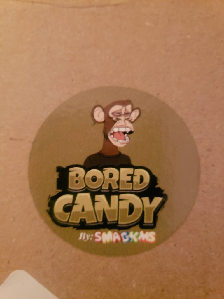 etaTsemaJ's tweet photo. Got some extra samplers with the shipment! @TheBoredCandy @BoredApeYC https://t.co/TsELXcFXjo