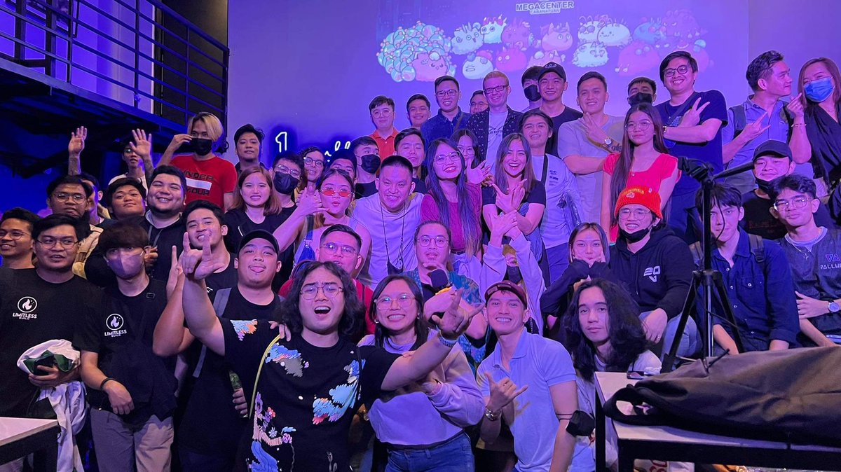 First tournament win and keeping the <a href="/METAT8esports/">METAT8</a> hot streak alive! 

Travelled 7 hours without sleep to compete and it was well worth it ♥️ huge shout out to my teammates and axie friends in BNP for their full support.