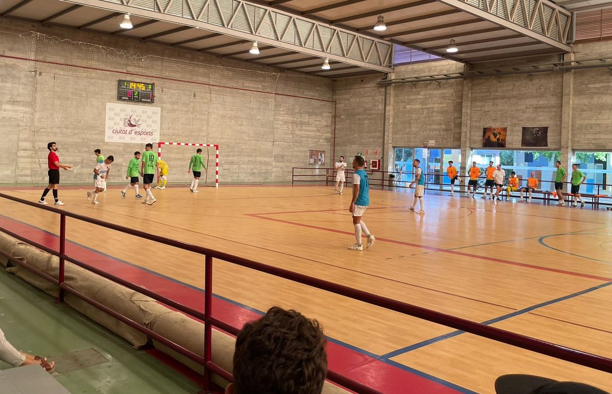FÚTBOL SALA 📝 |

🔴🔴 <a href="/FSIrefrank/">FS IREFRANK ELCHE/CZDS ABRIL</a> 3️⃣🆚2️⃣ <a href="/FutsalPia/">Futsal Pia Sabadell</a> 🟢⚫

⚽ 1-0 | Paco
⚽ 2-0 | Iván Garro
⚽ 3-1 | Iván Garro

🎙️ El equipo de <a href="/PituElche/">sergio quirant vera</a> estrena categoría ganando.

👉🏻 Primeros tres puntos del curso.
👉🏻 Los ilicitanos aprovechan sus oportunidades.
👉🏻 La defensa, clave.