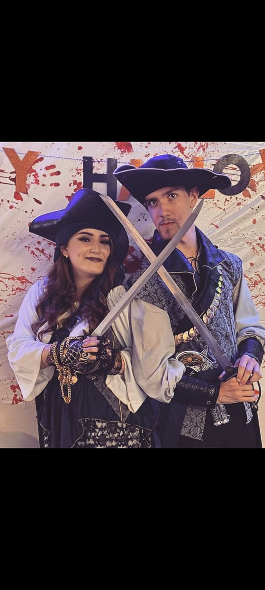 Bromicron's tweet photo. What "Let's Form an Alliance" actually feels like. #BeMorePirate #SeaOfThievesCommunityDay  @SeaOfThieves ☠️❤️‍🔥💣 https://t.co/LjUiaTYYFG