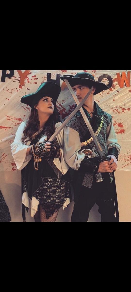 Bromicron's tweet photo. What "Let's Form an Alliance" actually feels like. #BeMorePirate #SeaOfThievesCommunityDay  @SeaOfThieves ☠️❤️‍🔥💣 https://t.co/LjUiaTYYFG