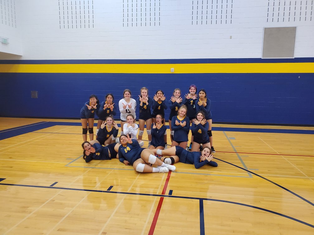 FHS Girls Volleyball tweet media