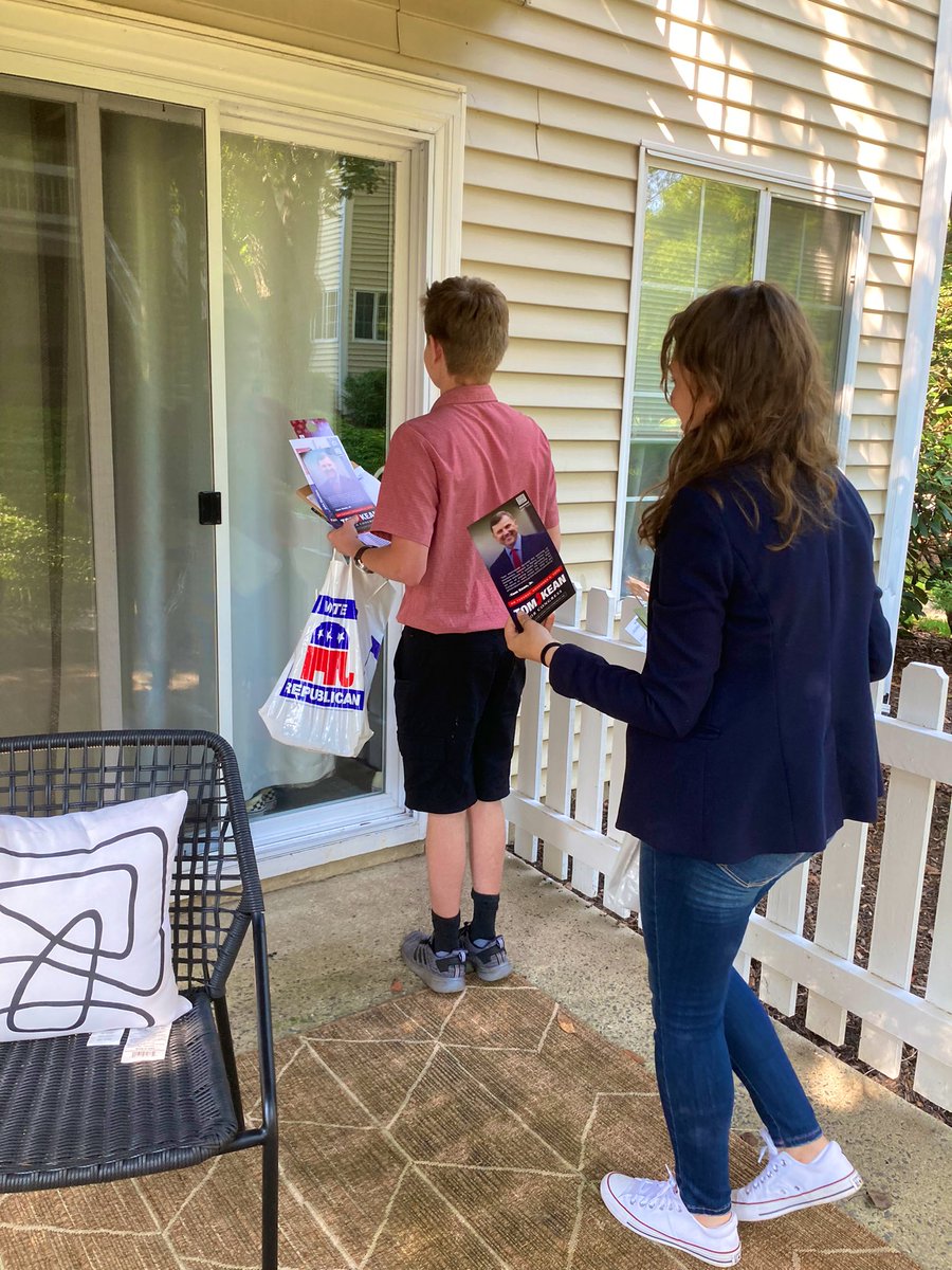 Great day knocking in Bedminster Township! Sign-up at the link below to join our next door launch 🏡

gopvictory.com/nj/volunteer/ #leadright