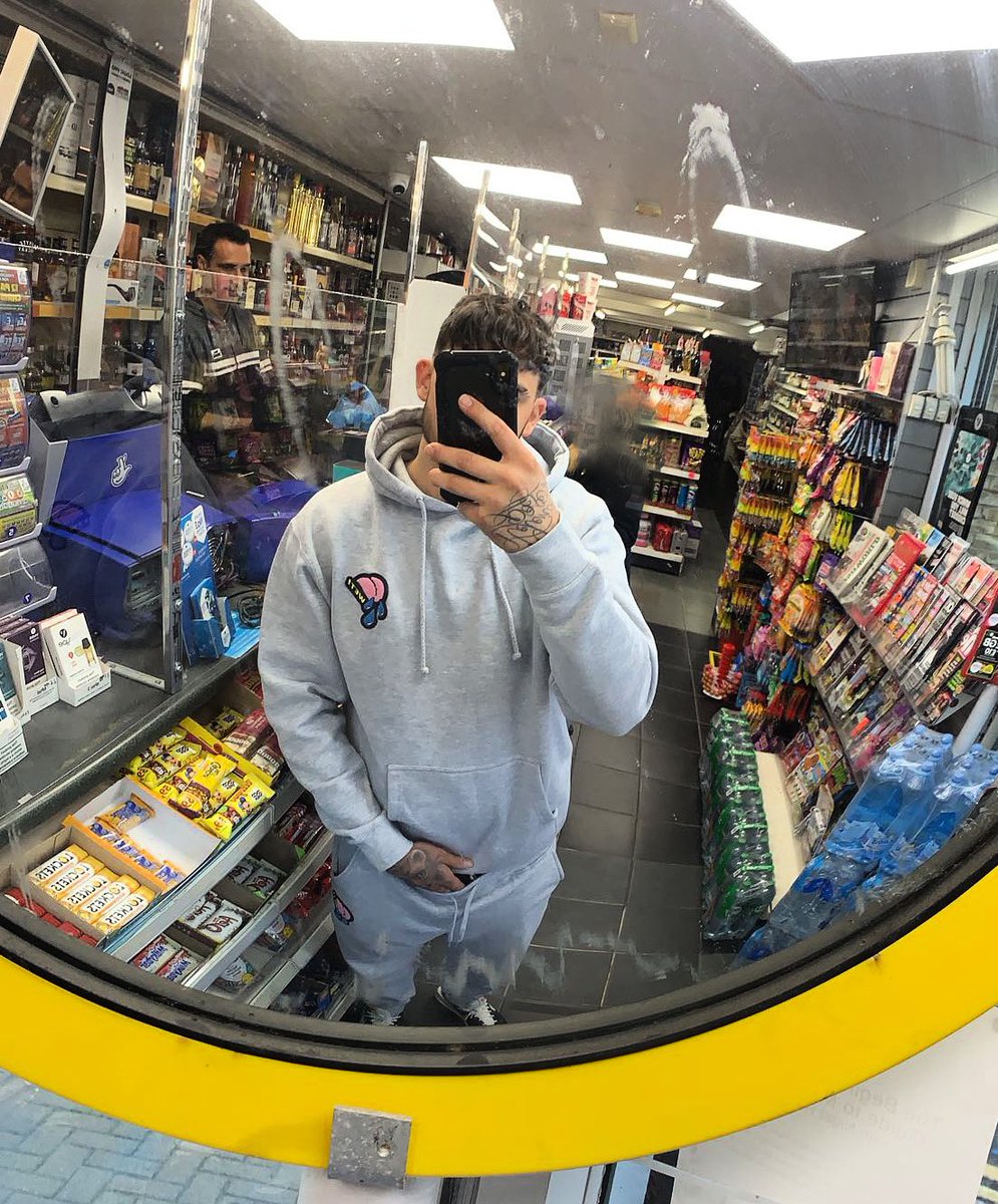 tylerwetlondon's tweet photo. Winterz Comin❄️ Hit Me 4 Tha Drip📲

@wet_london https://t.co/rWwiQag4Eh
