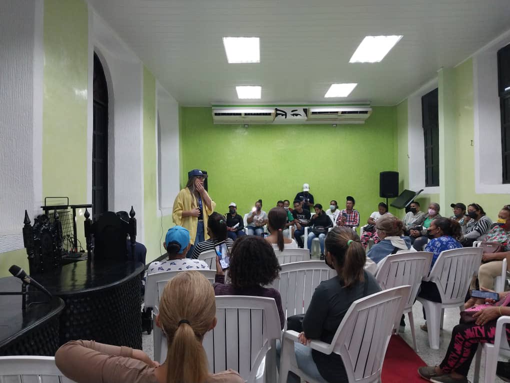 comandosergioh's tweet photo. Con el objetivo de seguir fortaleciendo los espacios y el poder comunal, equipo de @sunacrip_ve realizó taller sobre los nuevos sistemas en el marco del congreso de la Nueva Época, juntos todo es posible #LaPazNosUne https://t.co/Io0CULv5Gv