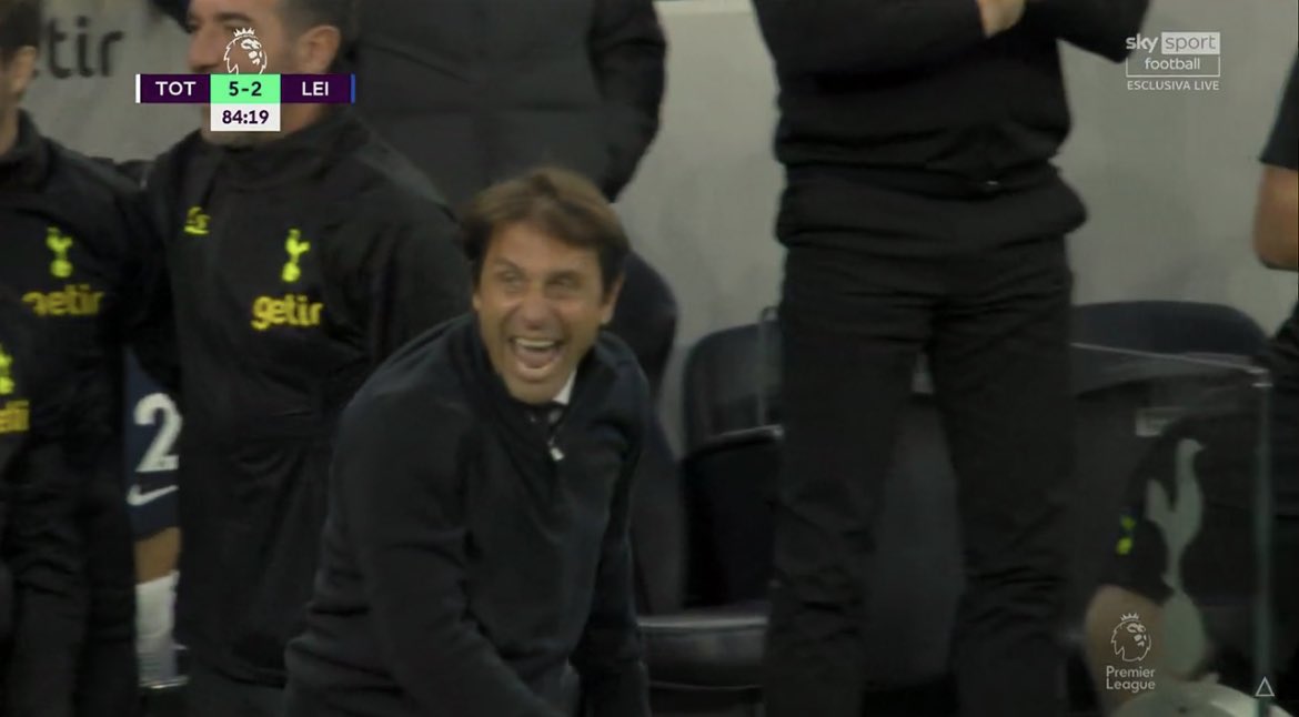 90ordnasselA's tweet photo. Son sta facendo quello che vuole da quando è entrato, giocatore favoloso, per la felicità di Antonio Conte. https://t.co/OGldvNo1NI