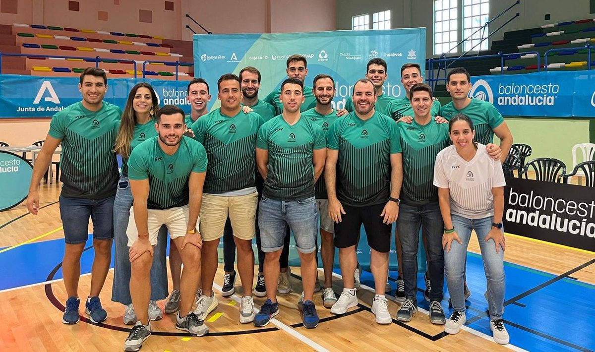 🔝 Los Árbitros adscritos al Departamento Técnico Arbitral de las categorías N1 Masculina y Femenina, celebran su Stage de Pretemporada de la <a href="/FAB_Andaluza/">Federación Andaluza de Baloncesto</a> 
A tod@s ellos desearles una gran Temporada llena de éxitos deportivos