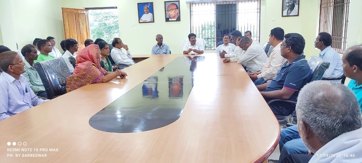1992Sankar's tweet photo. With Minister of food supply and consumer welfare of Odisha #atanusabyasachinayak #mahakalpara #balipal #bjd #kendrapara #Odisha @BJDITWing @BCJD_Kendrapara @bjd_odisha https://t.co/8QB4760IGi