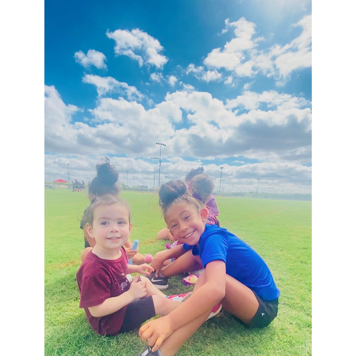 itsLisaAnna's tweet photo. Football games 🏈 with my little tacos 🌮 

#teachersoftwitter #saisd #differencemaker #teach https://t.co/cL31dtFG8J