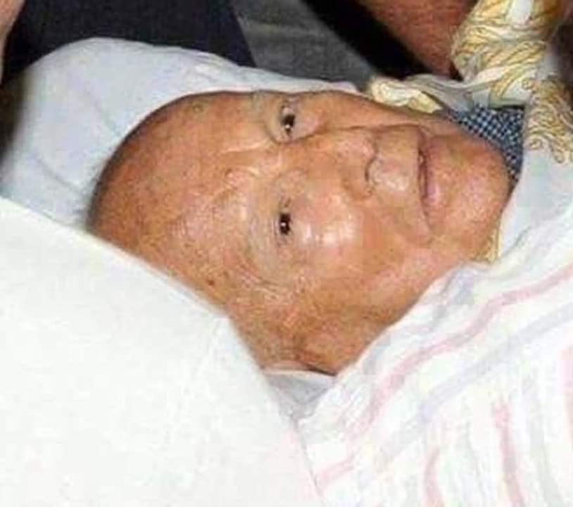 muammerbilgic__'s tweet photo. ne bizimle çay içmişliği vardı ne de böğürtlen yemişliği. mısır ederken de fındık toplarken de yanımızda değildi. maaşını bizim vergilerimizden alıyordu. erol dayımın gençliğini, habil abimin yaşamını, fikriye halamın göz aydınlığını çaldı. devri geçti, dünya kendisine kalmadı. https://t.co/say5vS9YrE