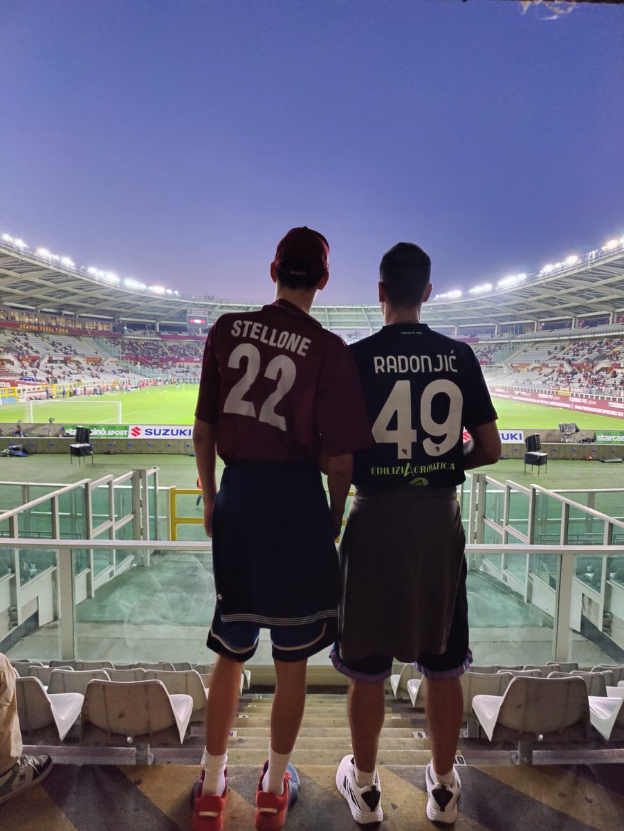 pavetotale's tweet photo. @TorinoFC_1906 @Toro_News @TorinoFC_1906 presente e passato... https://t.co/8lxtjERYd1