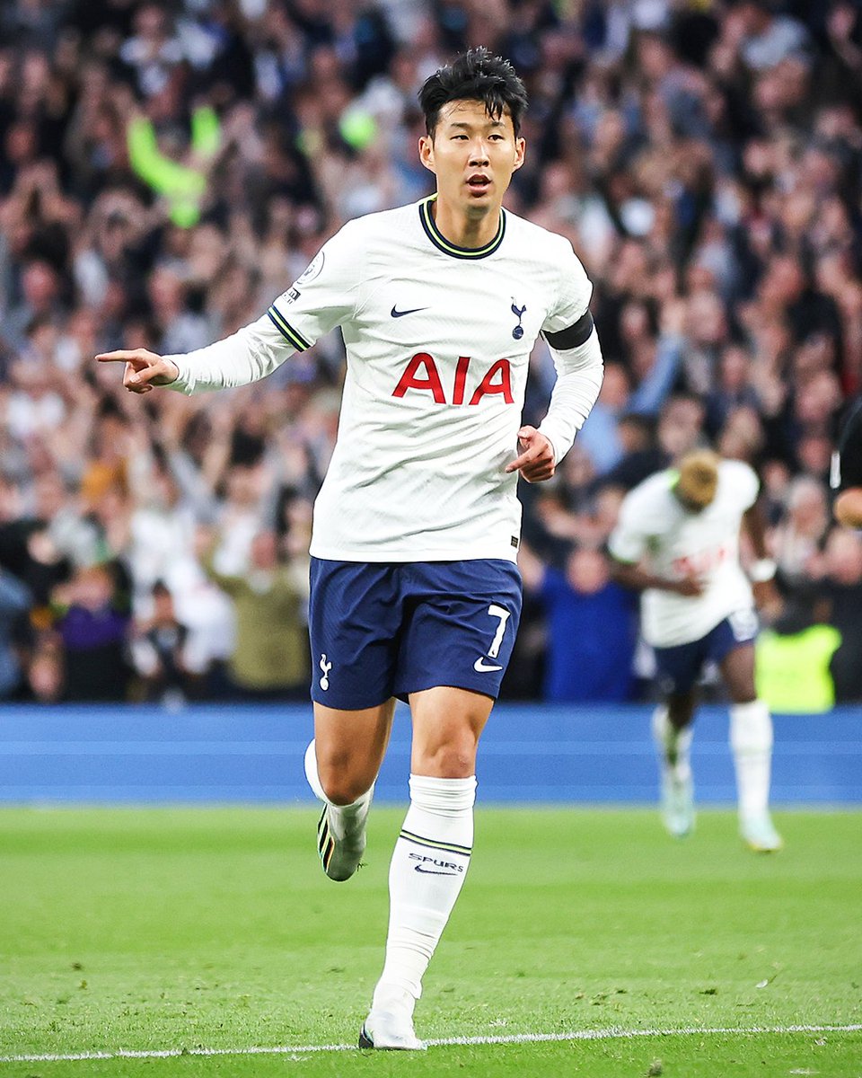 brfootball's tweet photo. SON IS BACK.

Another stunner 🤯 https://t.co/WGsPof93Ov