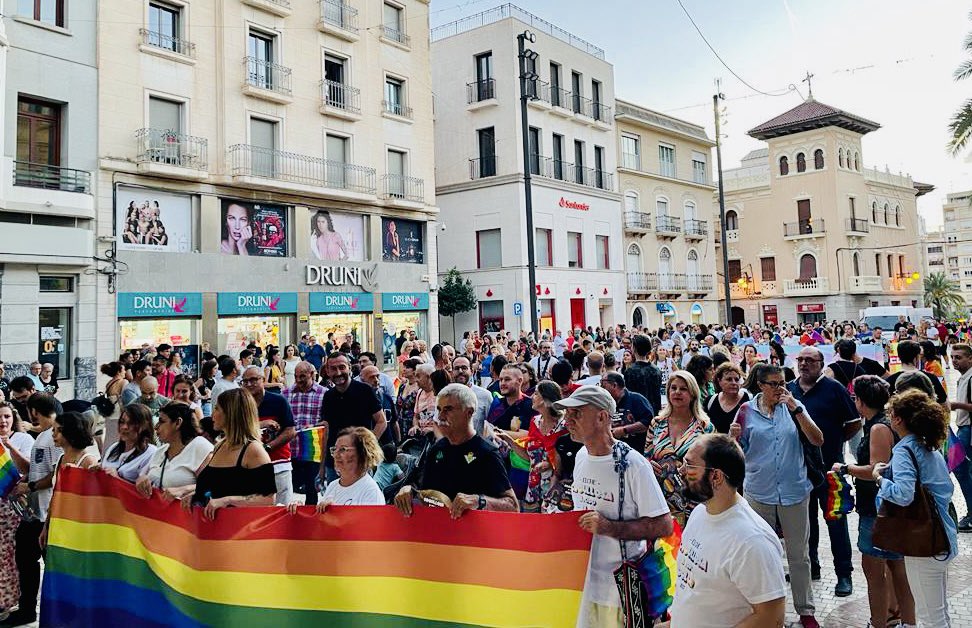hectordpelx's tweet photo. #Elx🌴#Elche muy orgullosa‼️🏳️🌈
#elcheorgullosaatodocolor https://t.co/jg5Byd1uHj