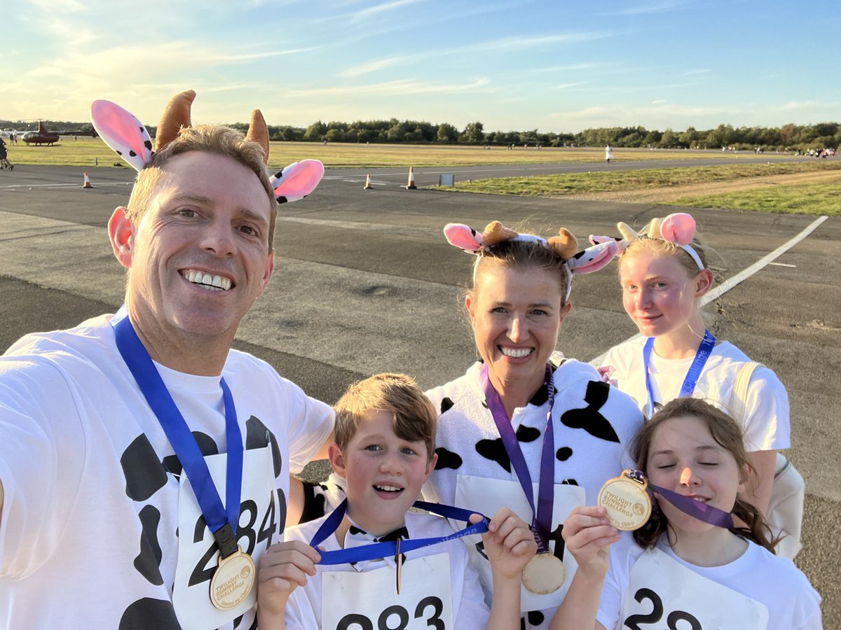 Sharon_Ketley's tweet photo. Team (herd) Ketley smashing the Twilight Runway Challenge today at Blackbushe Airport for @CowshedCharity . Still time to donate 😃 1/2 https://t.co/YgzBVHN0kF