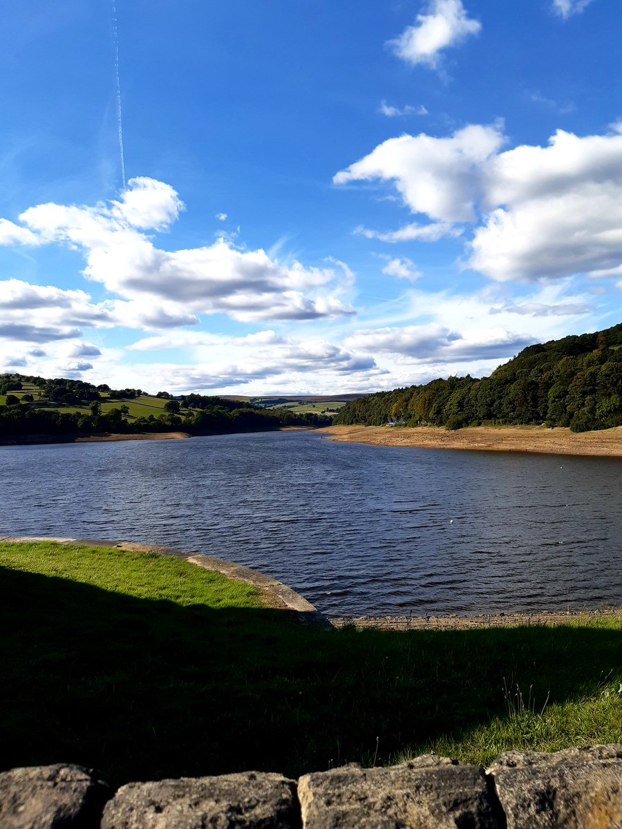 SarahBeddow1's tweet photo. Enjoyed a walk in the sunshine (and the cafe/cup of tea at the end!) #lowbradfield @TheDamFlask @adebeddow https://t.co/I93LkOiR2v