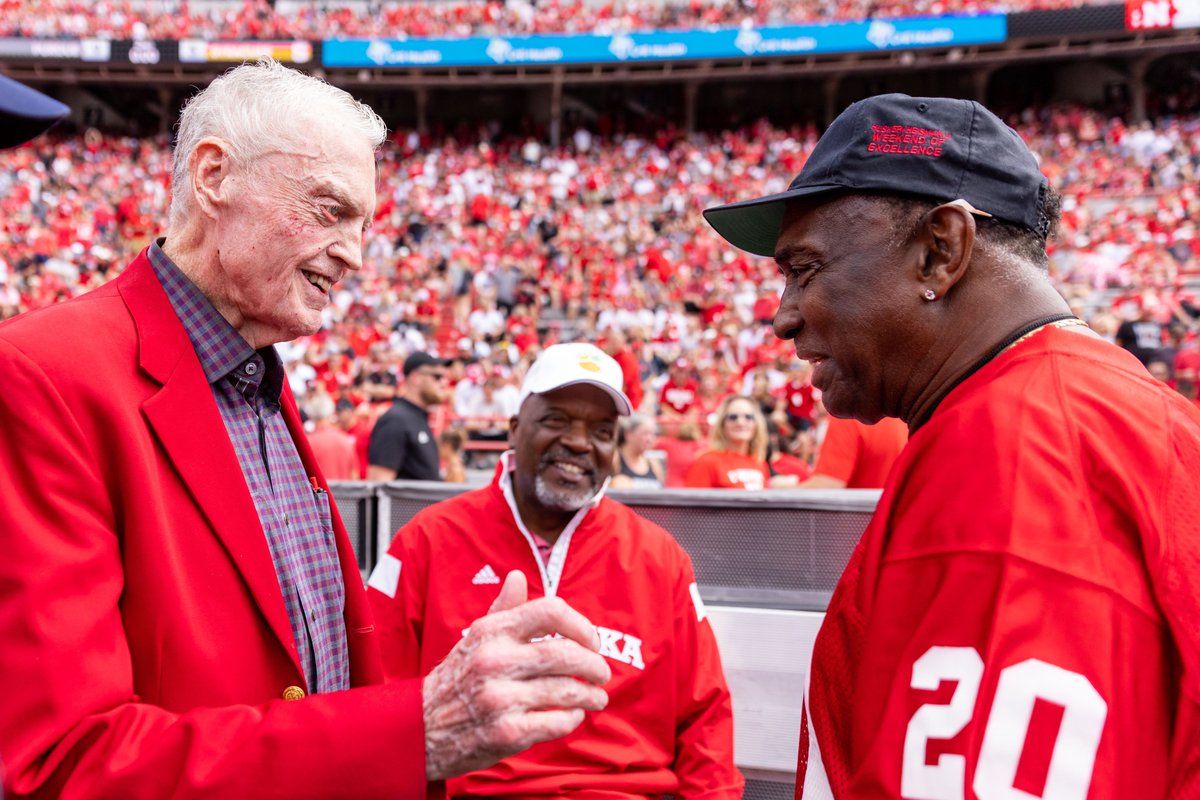 OWHpictures's tweet photo. A 'Game of the Century' reunion for Tom Osborne and Johnny Rodgers at today's @HuskerFBNation and @OU_Football game.

All the game photos here---> https://t.co/lFZWJd0mMB

#Nebraska #Oklahoma #Huskers #GBR #Sooners #TomOsborne #JohnnyRodgers #🏈 

📸 by @annaereed https://t.co/5PbSIwoUYw