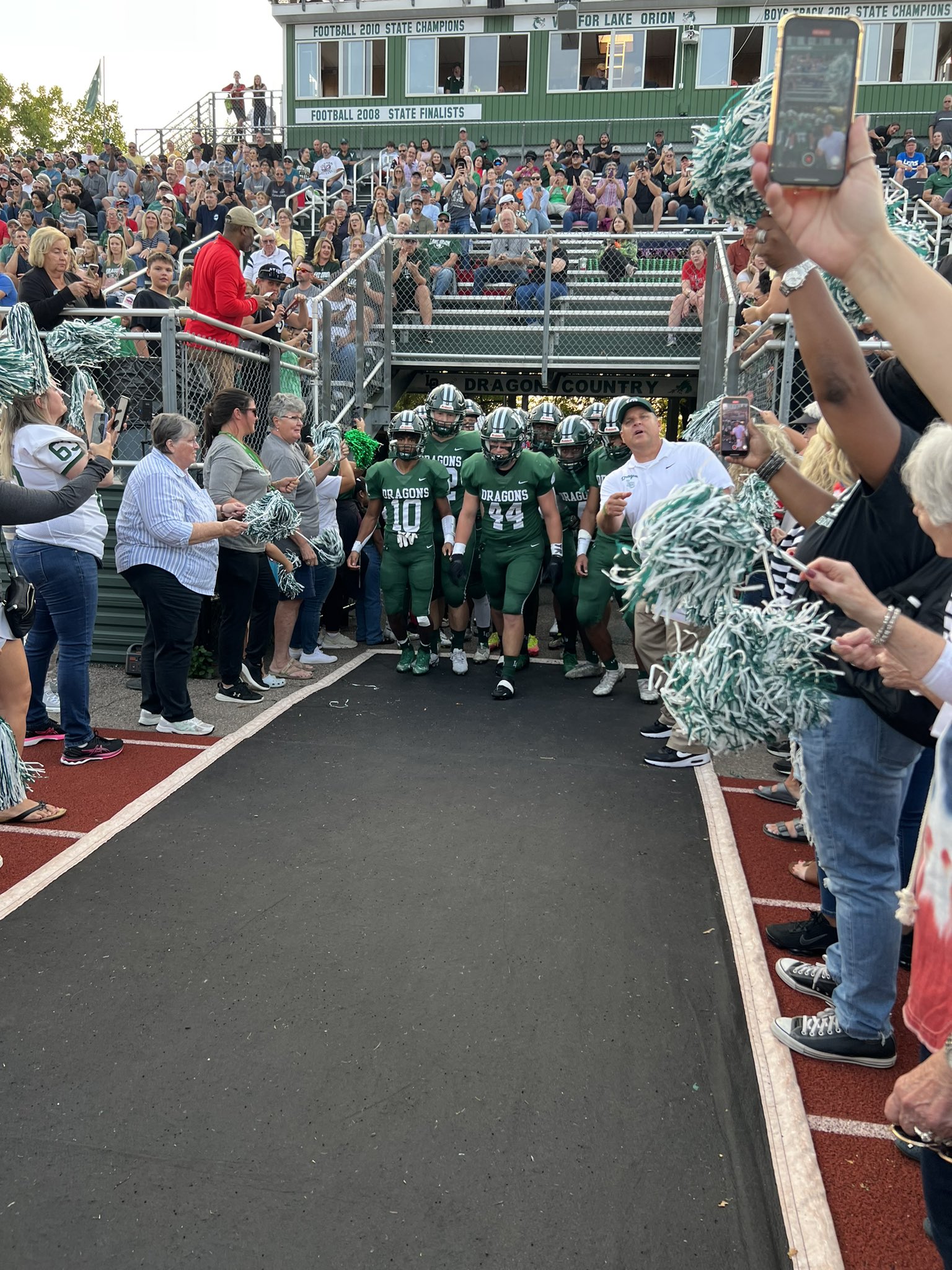 Lake Orion Football (DragonPEPP) / Twitter