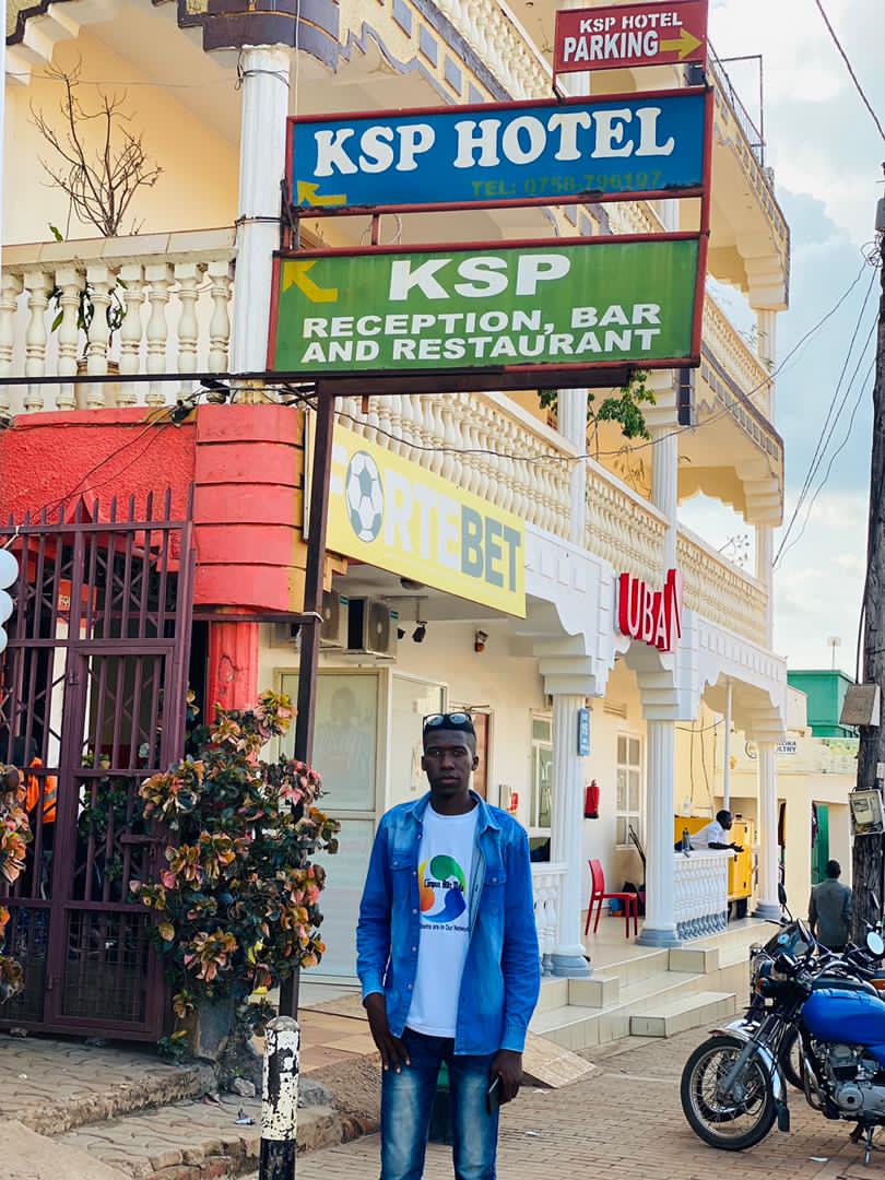 SpoxyGerald's tweet photo. First of it's kind in the city.

#KSPHotelGulu is bringing to you the weekend wrap up entertainment every Sunday starting this week .

Come have the best chills around town with music mixes from pioneer DJz, delicious Pizza, all brands of drinks and photoshoots.
FREE ENTRANCE https://t.co/lIpNFI9WGi