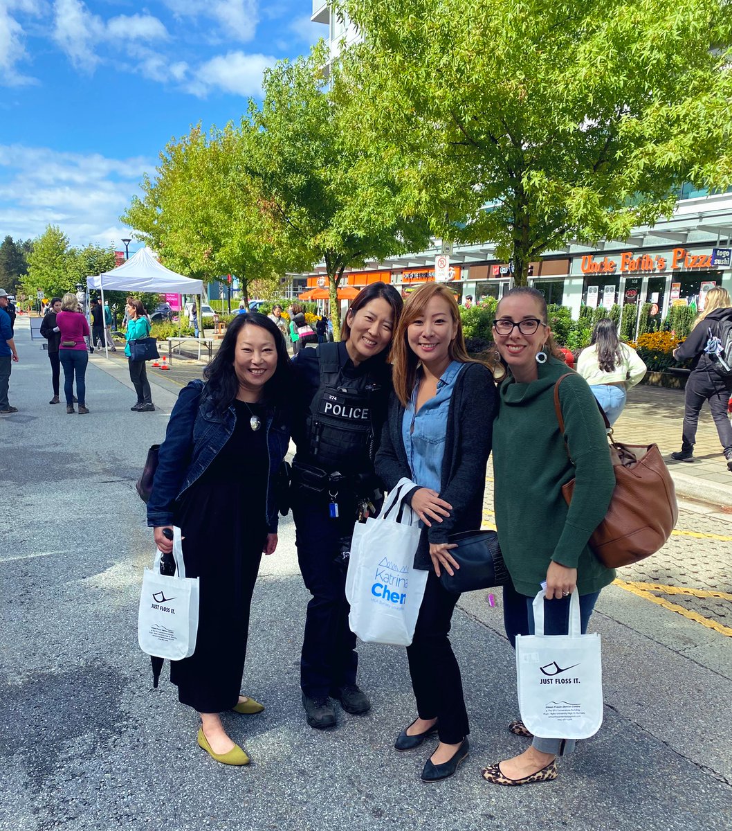 KatrinaCHome's tweet photo. Thanks so much to @sfu, many partners and the community for coming together for the return of the SFU Street Fest - in person! 🙌

So great to see so many neighbours, friends, students and members of the #SFU and @UCA_Community. Thanks for all the feedback and great ideas shared! https://t.co/Q4WXN97lmr