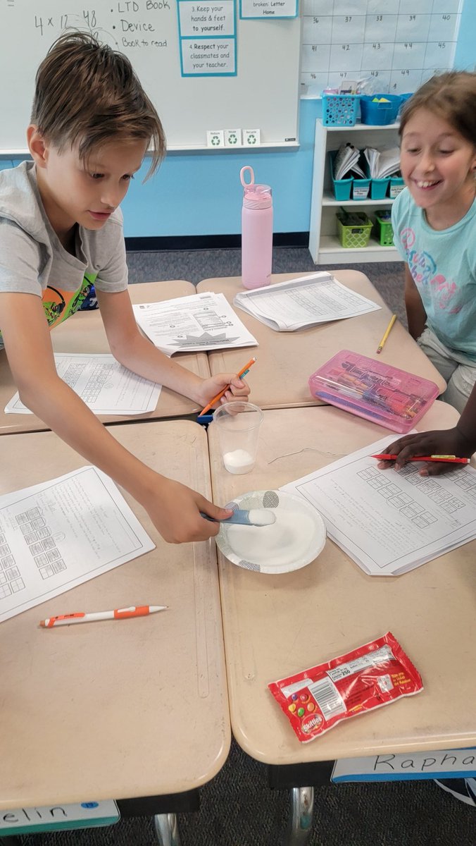Weatherstone4th's tweet photo. More pictures from our two-day sugar investigation in science class. Students enjoyed seeing first hand how much sugar is in some foods we eat. Great job 4th graders! https://t.co/YwxFQtbSYu