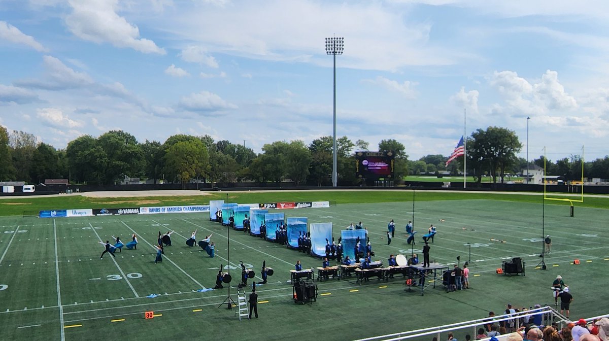 CCHS_Comets's tweet photo. CCHS Marching Band had a great performance this afternoon at the @BANDSOFAMERICA Obetz Regional! #GoComets https://t.co/OFkQYlUKfW