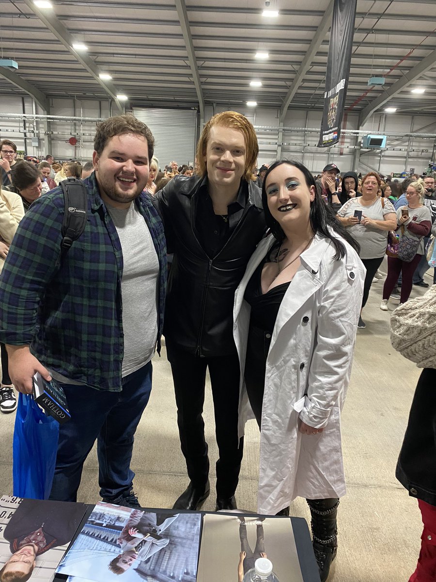 DanielJPatton's tweet photo. Had an incredible time at @comconnireland and got to meet some of the cast from #Gothem! Also got to meet Sean Pertwee and David Mazouz! https://t.co/bZsUdVinG0