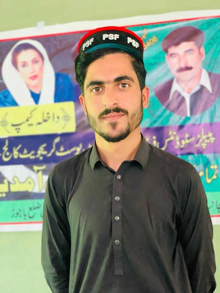 FaisalUtk's tweet photo. آج ہمارے کیمپ کا آخرے دن تھا۔ شکر الحمداللہ ہمارے کیمپ خیروعافیت سے اختتام پذیر ہوا ۔ دس دن طلبہ کی خدمت کی اور انشاء اللّٰه آگے بھی کرتا رہے گا اس کے علاؤہ ان تمام دوستوں کا بہت زیادہ مشکور ہوں تمام دوستوں کا جس نے اس کیمپ میں ہمارا ساتھ دیا
🇱🇾✌️♥️
#PSF
#GPGC
#KHAR_BAJAUR https://t.co/Sdk2R5wYJ8