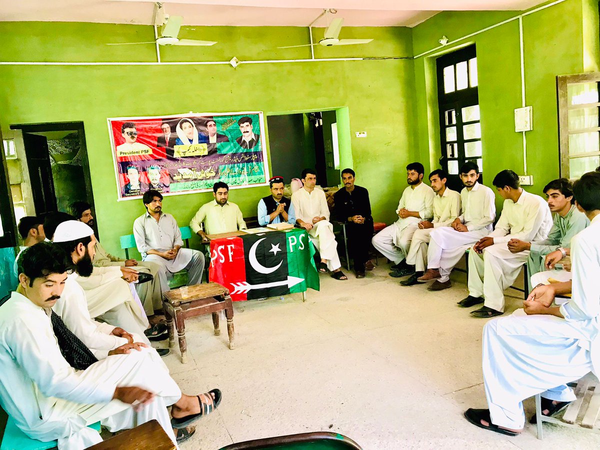 FaisalUtk's tweet photo. آج ہمارے کیمپ کا آخرے دن تھا۔ شکر الحمداللہ ہمارے کیمپ خیروعافیت سے اختتام پذیر ہوا ۔ دس دن طلبہ کی خدمت کی اور انشاء اللّٰه آگے بھی کرتا رہے گا اس کے علاؤہ ان تمام دوستوں کا بہت زیادہ مشکور ہوں تمام دوستوں کا جس نے اس کیمپ میں ہمارا ساتھ دیا
🇱🇾✌️♥️
#PSF
#GPGC
#KHAR_BAJAUR https://t.co/Sdk2R5wYJ8