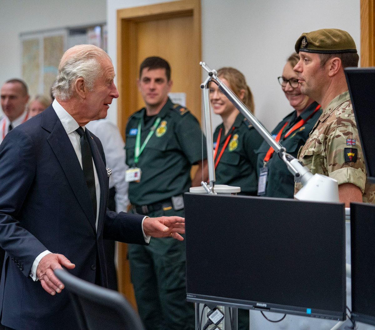 metpoliceuk's tweet photo. We were honoured to host His Majesty The King and His Royal Highness Prince William at our Special Operations Room today, where they met with officers involved with the complex security and policing operation. https://t.co/5C54ID5lgh