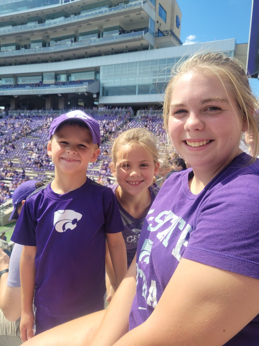 ahuffy1973's tweet photo. Game day!!!  Great day to be a wildcat.  #KStateFB https://t.co/wa4Nhbb89X