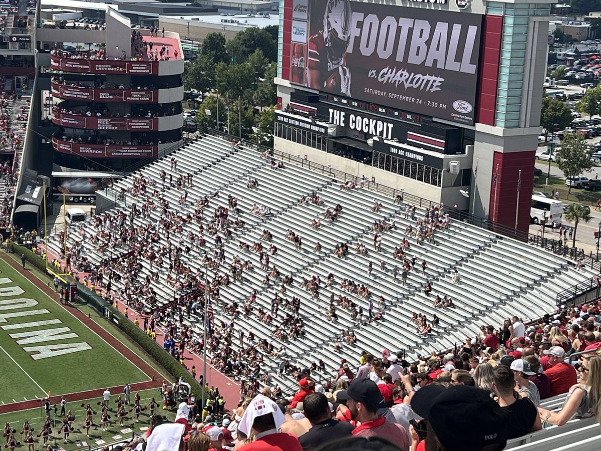 BarstoolClemson's tweet photo. https://t.co/OSK4kJEsSU