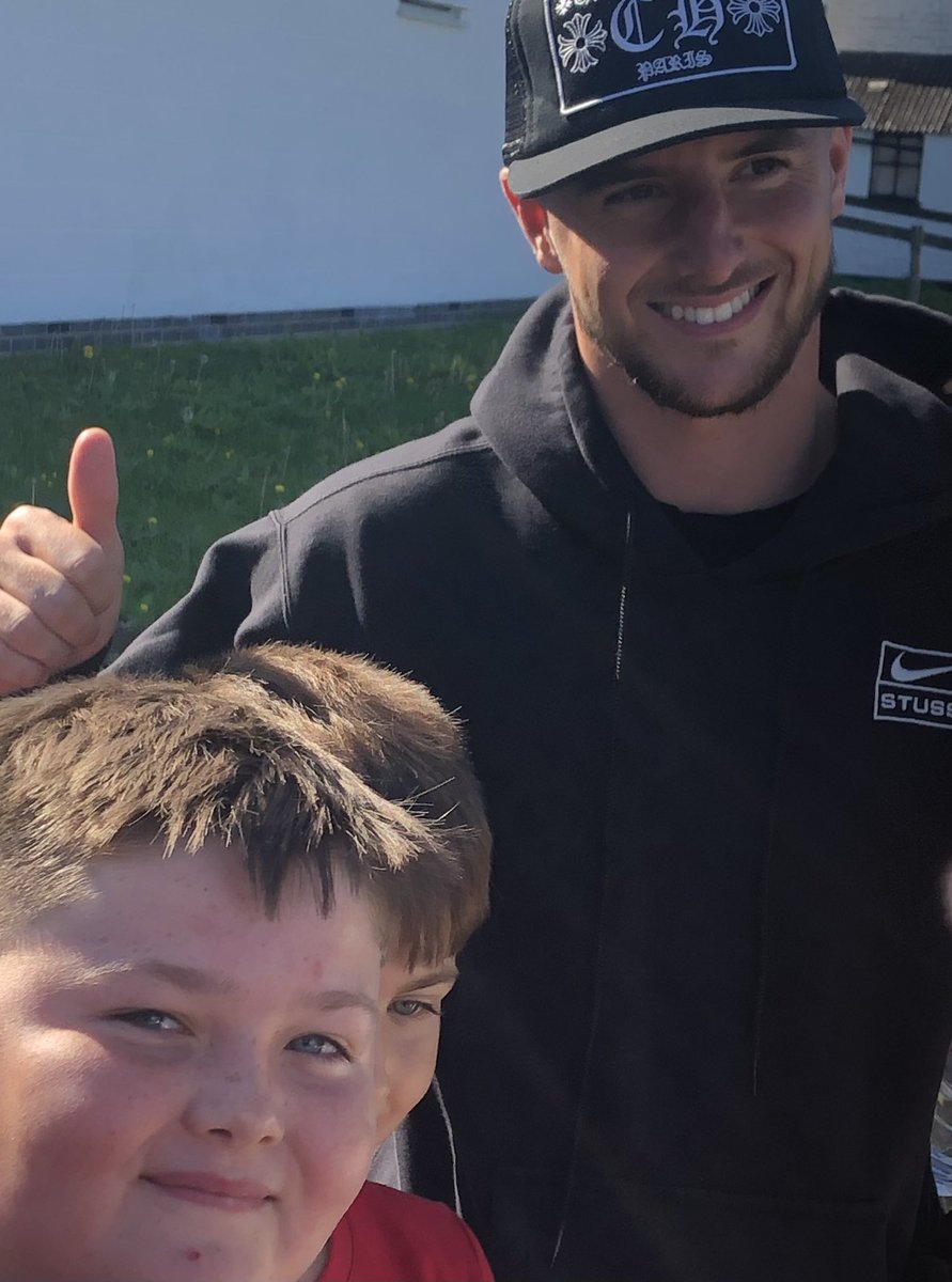 Stuart Rogers (@rogers_stuart) on Twitter photo Was amazing to see @masonmount_10 at <a href="/FavershamTownFC/">Faversham Town F.C.</a> match today. What a top bloke, thanks for posing for selfies etc. Was amazing to see @masonmount_10 at <a href="/FavershamTownFC/">Faversham Town F.C.</a> match today. What a top bloke, thanks for posing for selfies etc.