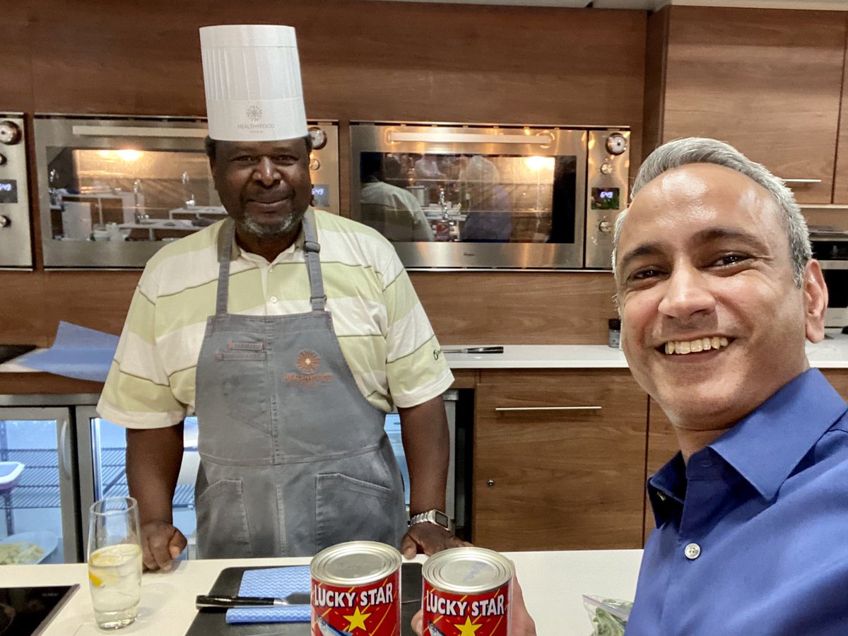 dineshgovender's tweet image. Surreal @Vitality_SA night - got to cook up a storm with the legendary chef extraordinaire @tito_mboweni at the 
#VitalityHealthyFoodStudio