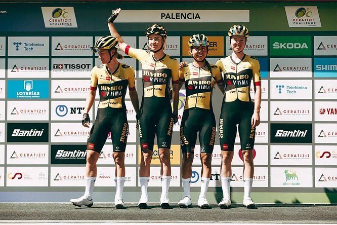 Carlijn Achtereekte tweet media