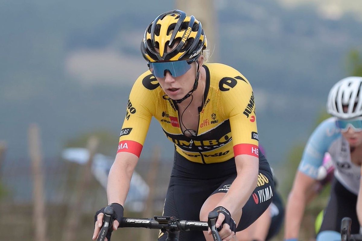 Carlijn Achtereekte tweet media